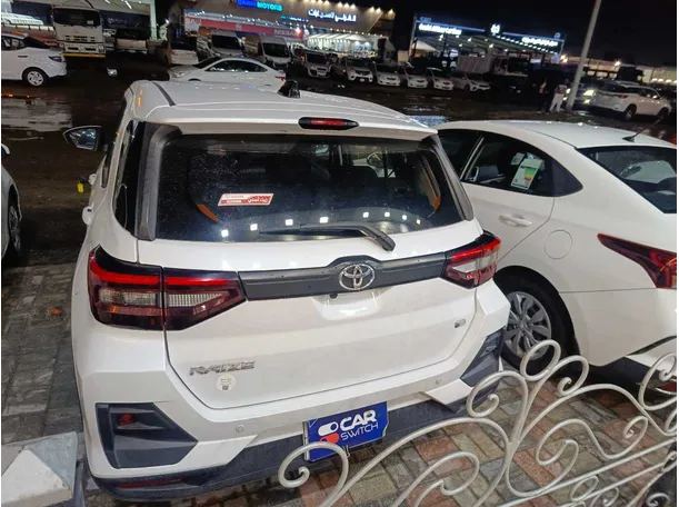 Car image 7