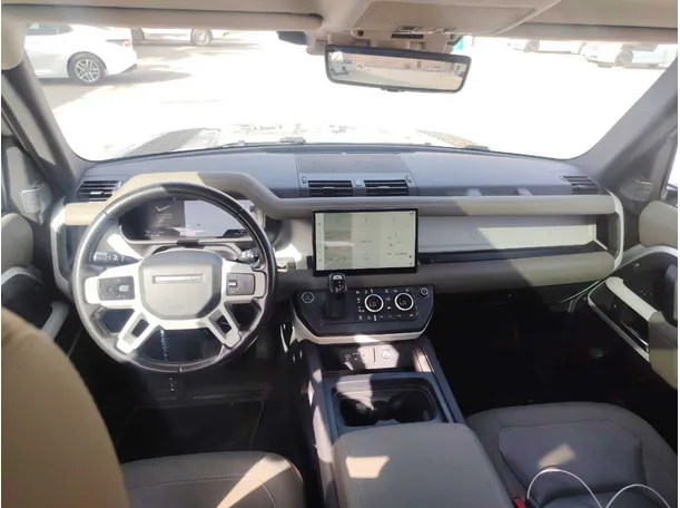 Car image 15