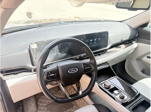 Car image 13