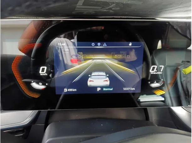 Car image 17