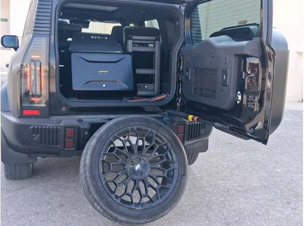 Car image 7
