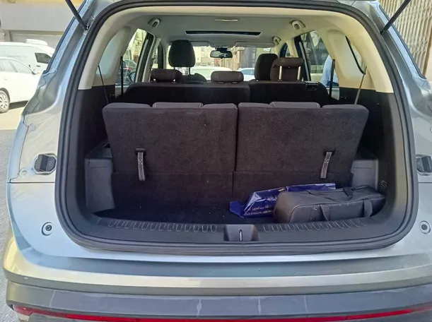 Car image 27