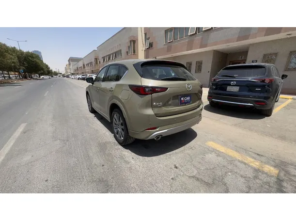 Car image 7