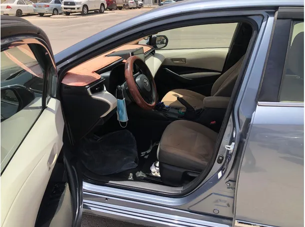 Car image 11