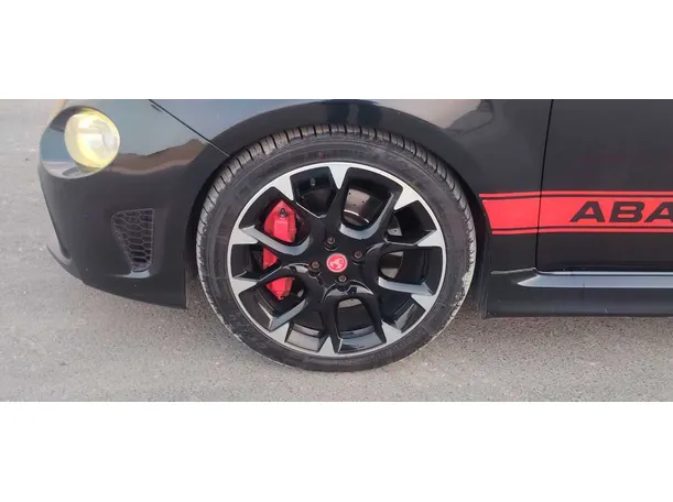 Car image 10