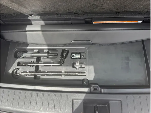 Car image 21