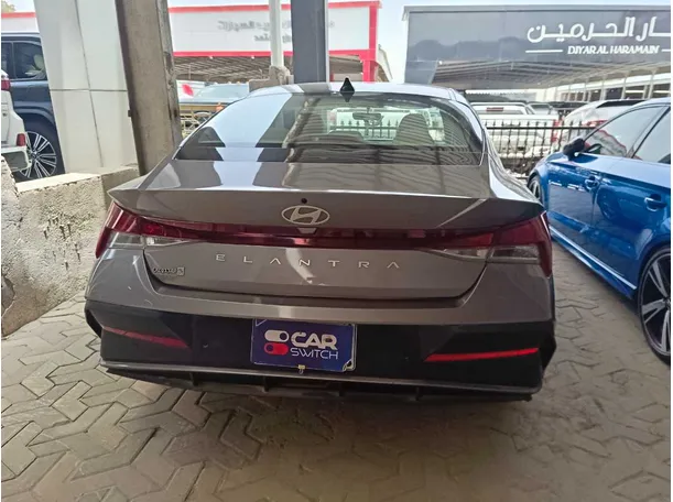 Car image 5