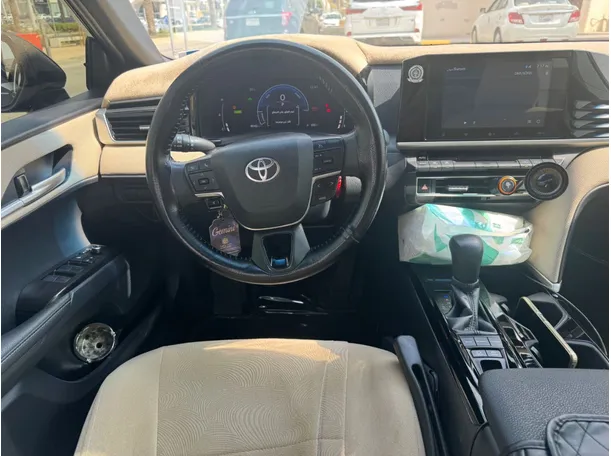 Car image 17