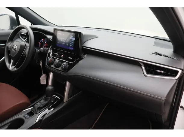 Car image 10