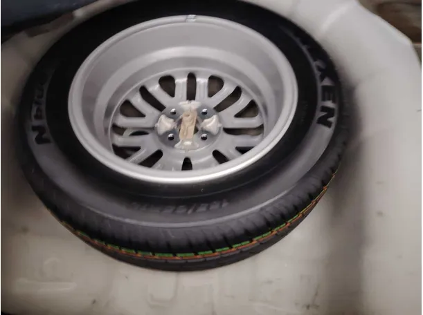 Car image 31