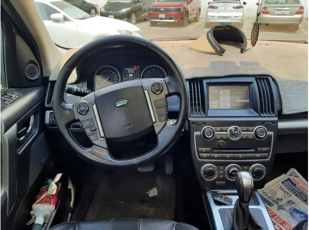 Car image 17