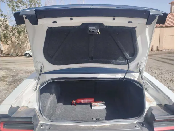 Car image 28
