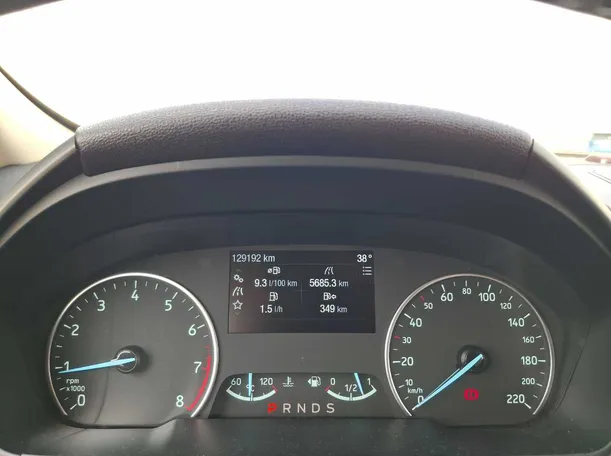 Car image 19