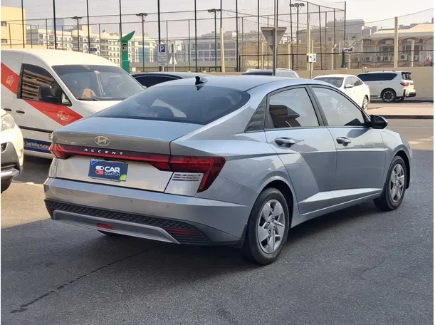 Car image 7
