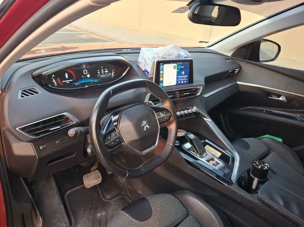 Car image 11