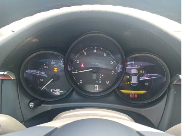 Car image 17
