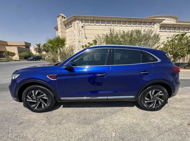 Car image 8