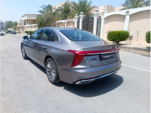 Car image 7
