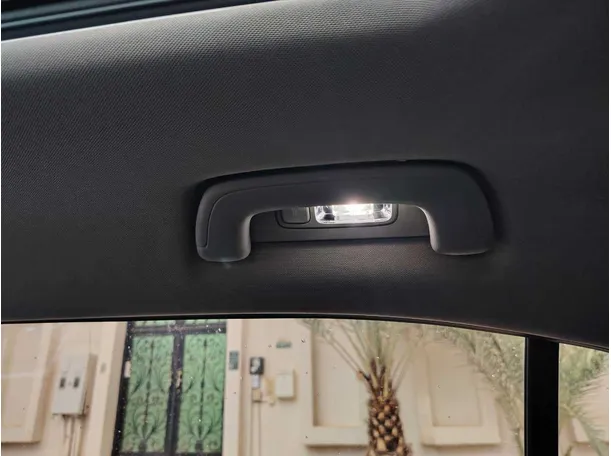 Car image 33