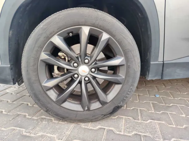 Car image 10