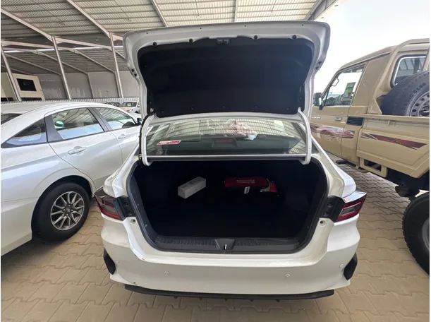 Car image 17