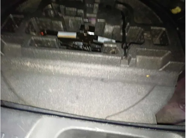 Car image 34