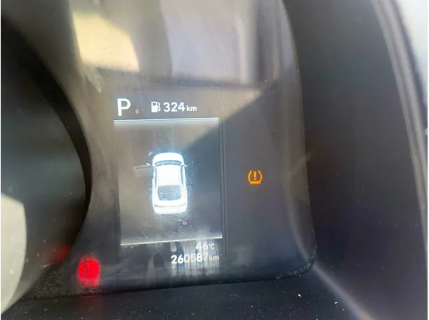 Car image 26
