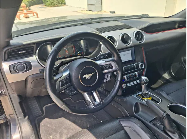 Car image 10