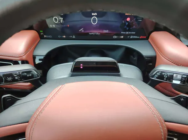 Car image 28