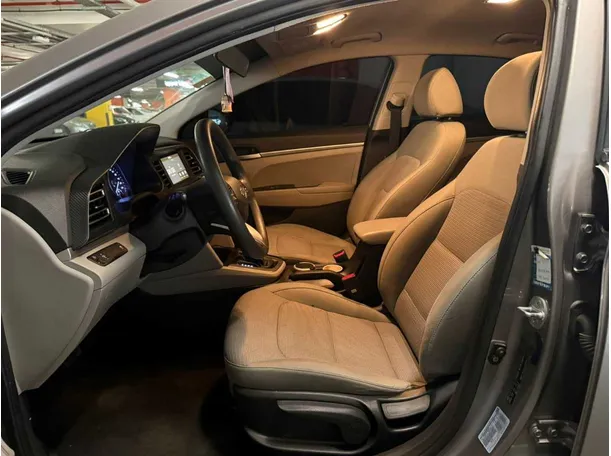 Car image 8