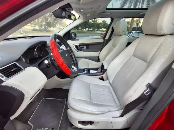 Car image 12