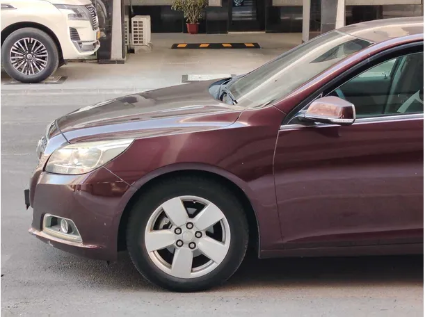Car image 9