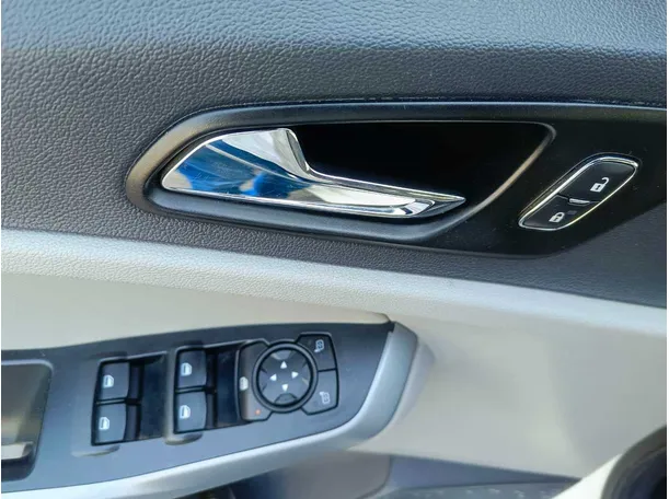 Car image 31