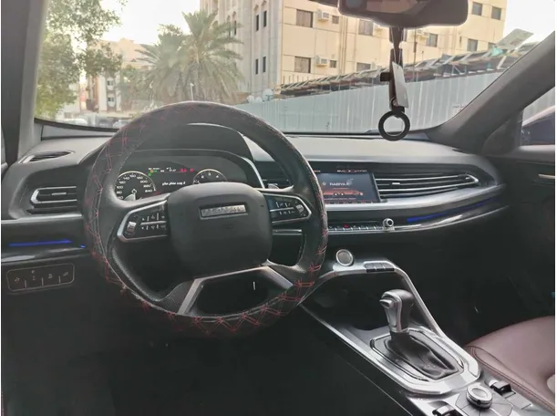 Car image 24