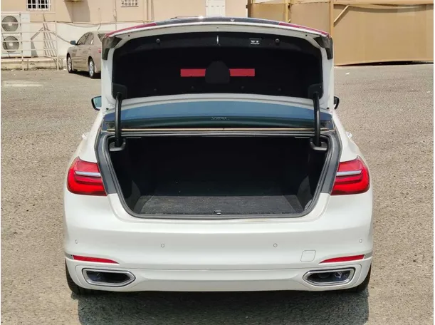 Car image 28