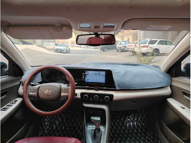 Car image 18