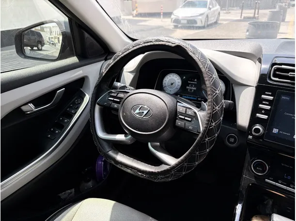 Car image 22