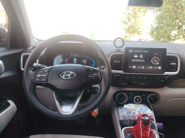 Car image 17