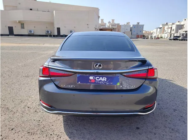 Car image 6