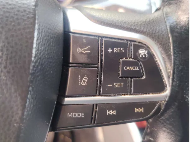 Car image 30