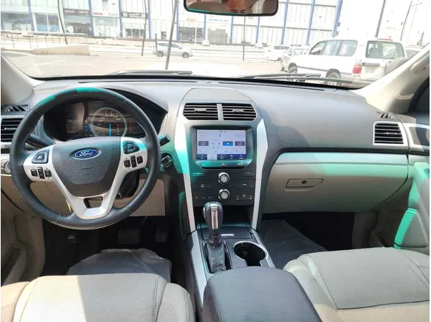 Car image 26