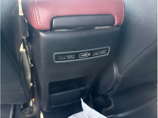 Car image 26