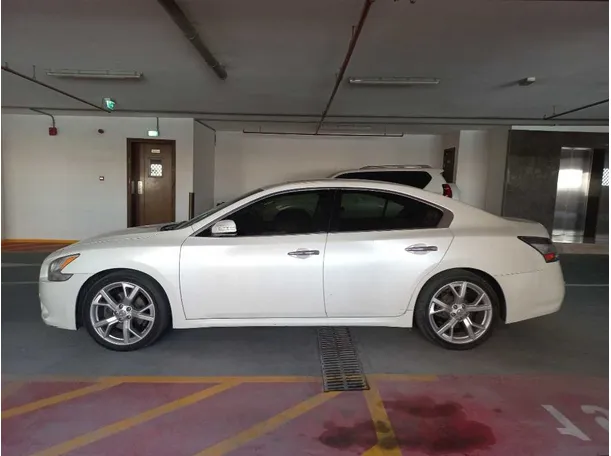 Car image 8