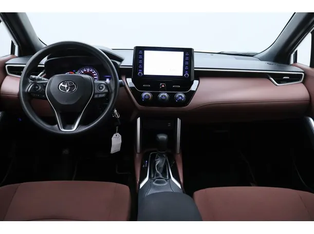 Car image 14