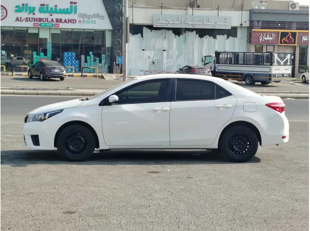 Car image 8
