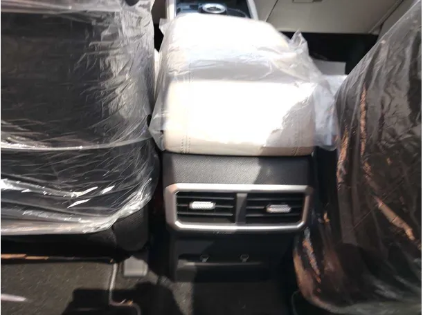 Car image 39