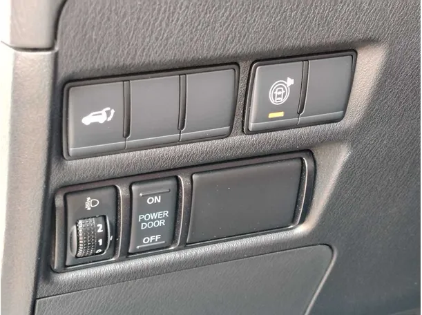 Car image 28