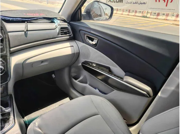 Car image 33