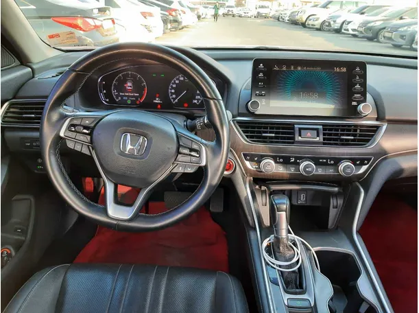 Car image 15