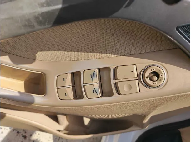 Car image 37